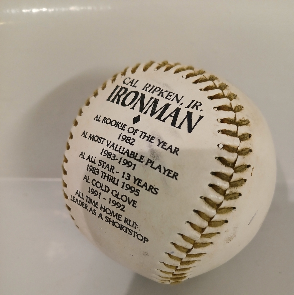 Cal Ripken Jr Commemorative Ball - Picture 3 of 4